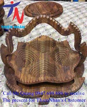 lang-dung-hoa-trai-cay-mut-keo-bang-go-hinh-chiec-la-4-khay-trai-tim-qua-tang-tri-an-khach-hang
